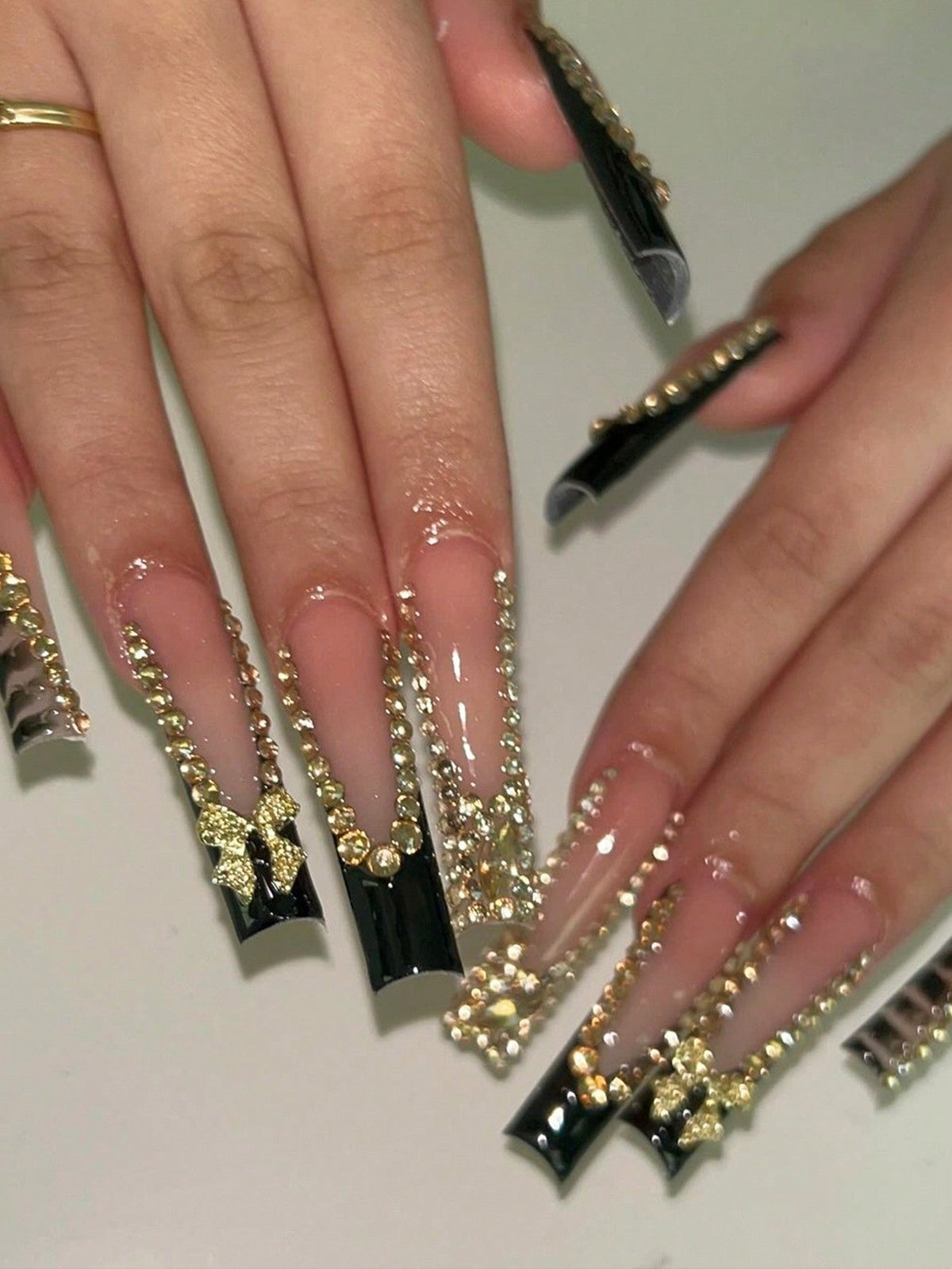 Luxury Butterfly Rhinestone Press Nails
