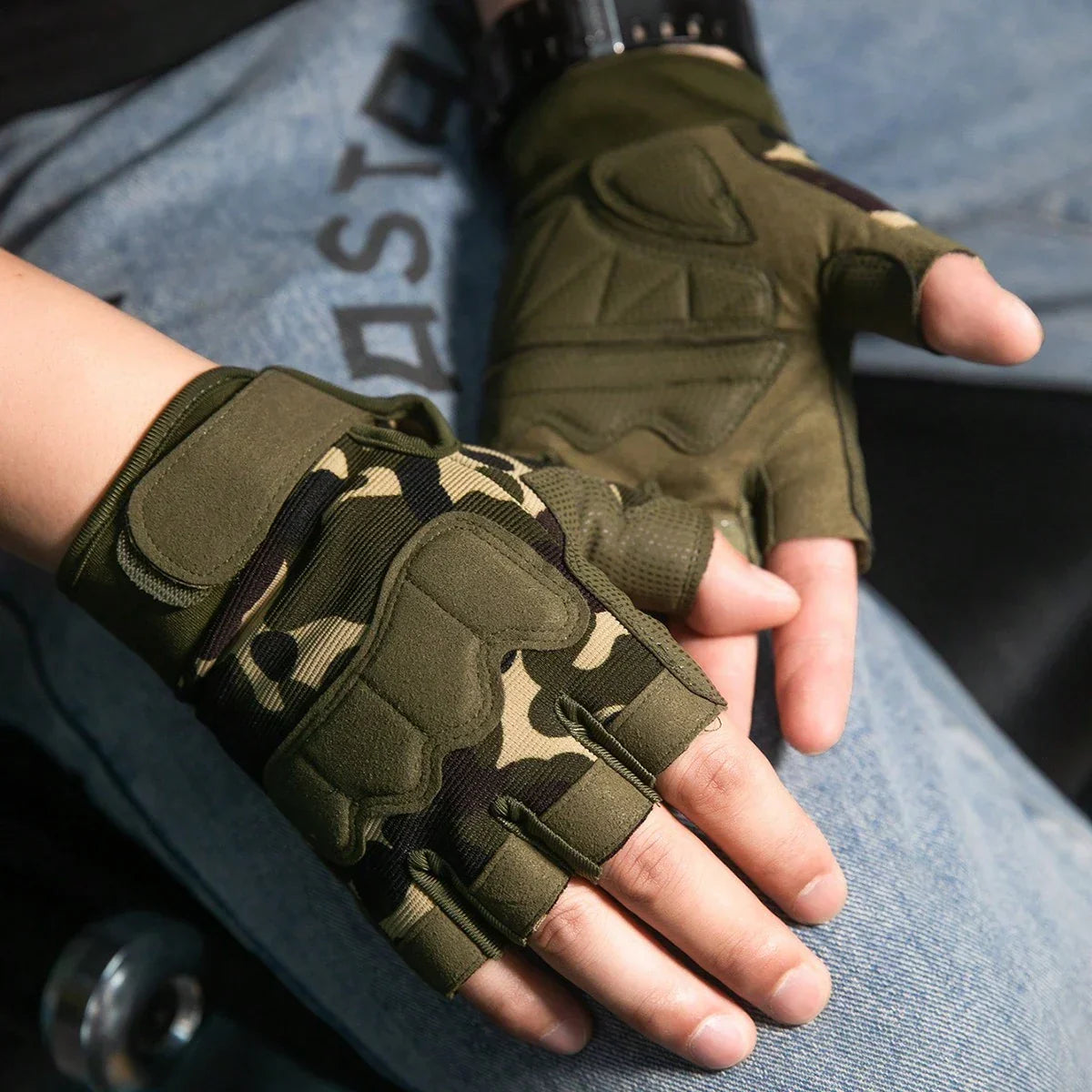 Sports Camo Half-Finger Gloves