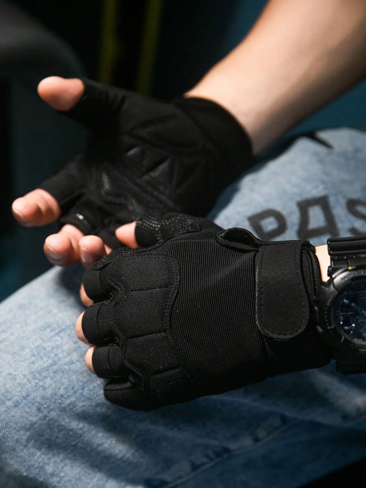 Sports Camo Half-Finger Gloves