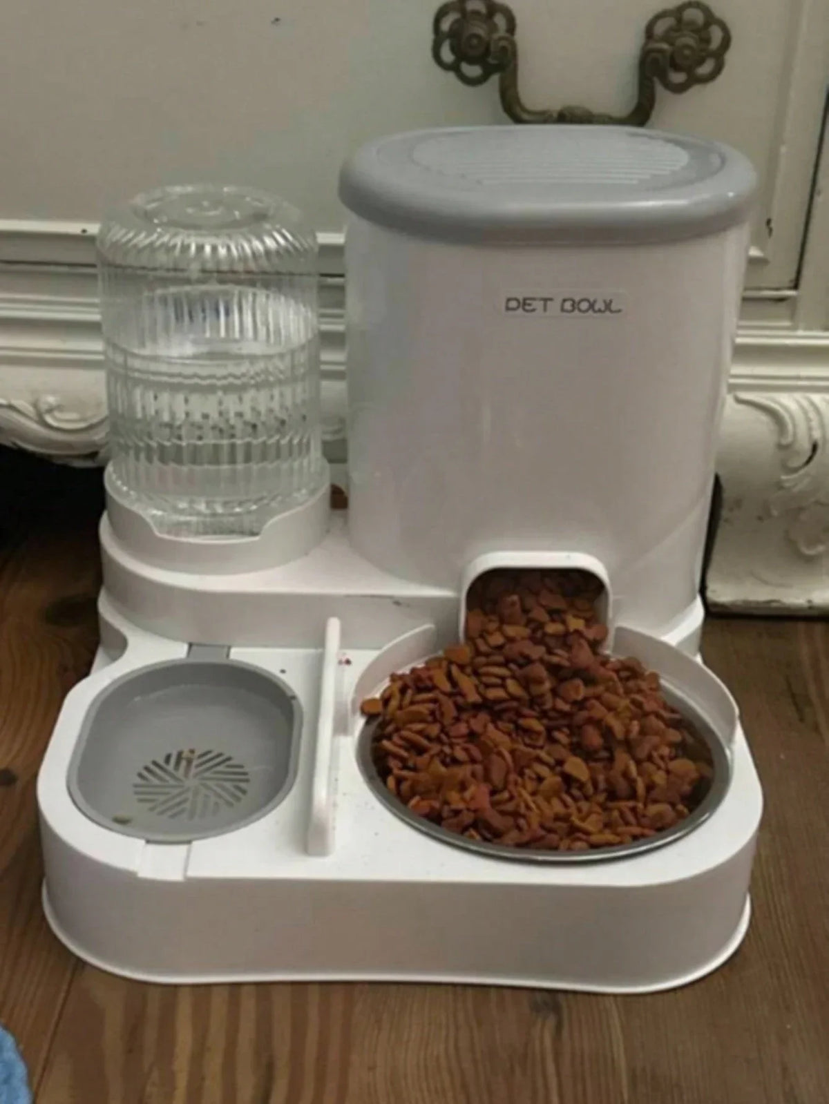 2-in-1 Cat Feeding Station