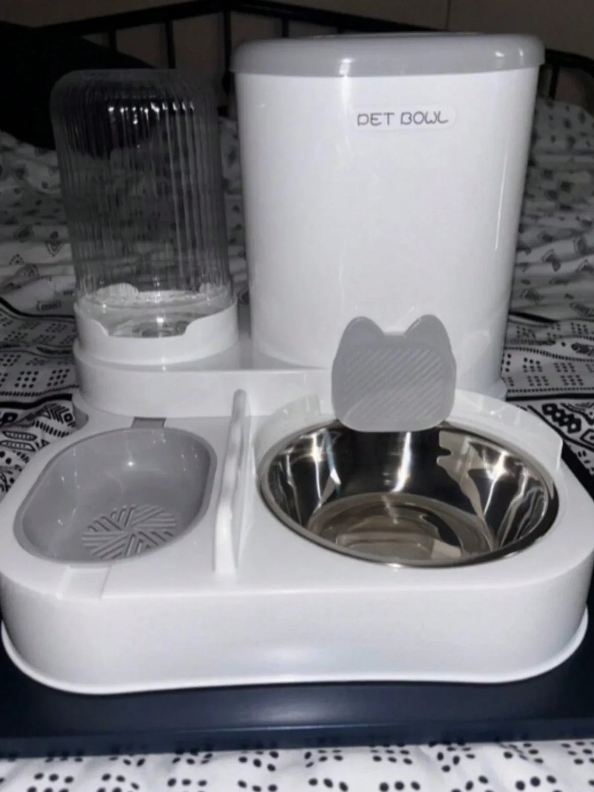 2-in-1 Cat Feeding Station