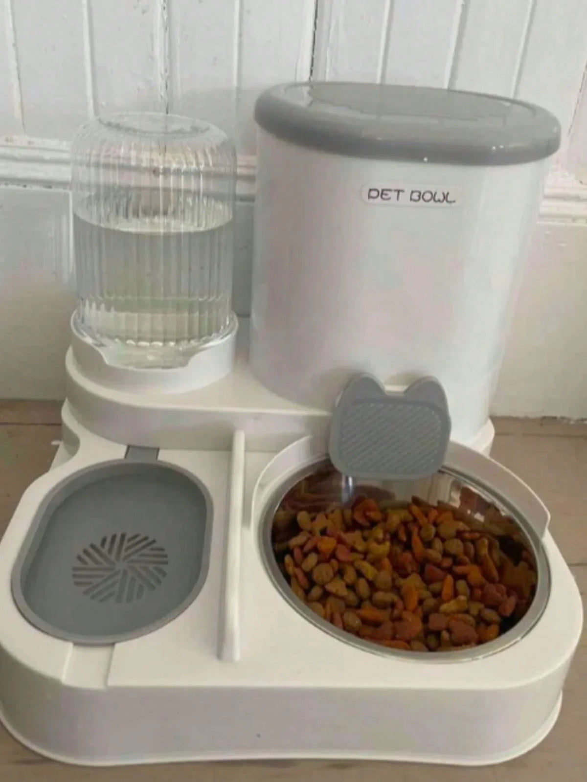 2-in-1 Cat Feeding Station