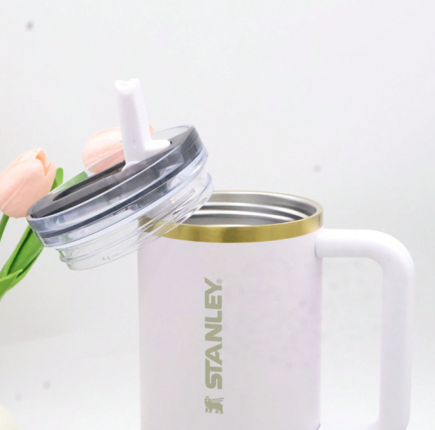 Stanley matte white 40oz tumbler with removable straw lid